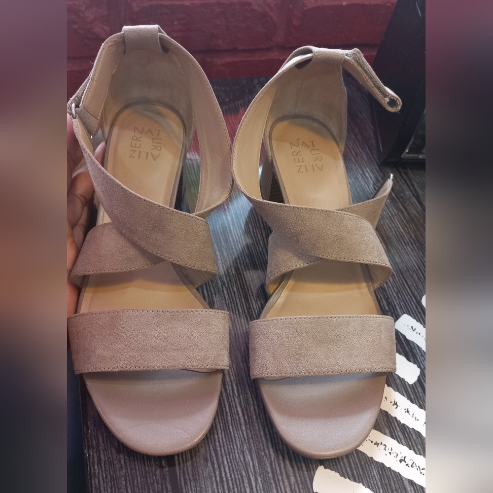 NATURALIZER Adele Sandals Tan Strappy Sandals